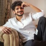 Munawar Faruqui Instagram - Sare dekh puche kaun Laayo laayo laayo yeh legacy Shop the look on #MeeshoTrendz .Trendy Vibes. MAXIMIZE!💃🏻🕺🏻 Product codes : White shirt -s-180629258 Black men’s trousers-s-303948652 #collab TnC apply #meesho #meeshoapp #trendsonmeesho #meeshotrendzcreator #mensfashion