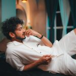Munawar Faruqui Instagram - Maathe pe dekh, naseeb hai buland kitne Pairon mai dekh, Maine tode hai ghamand kitne. #munawarfaruqui #munawarkijanta #munawarwarriors
