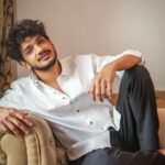 Munawar Faruqui Instagram - Sare dekh puche kaun Laayo laayo laayo yeh legacy Shop the look on #MeeshoTrendz .Trendy Vibes. MAXIMIZE!💃🏻🕺🏻 Product codes : White shirt -s-180629258 Black men’s trousers-s-303948652 #collab TnC apply #meesho #meeshoapp #trendsonmeesho #meeshotrendzcreator #mensfashion
