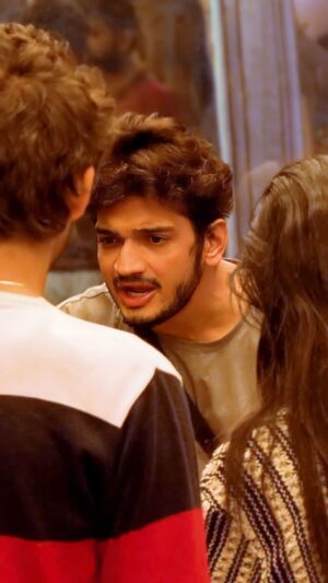 Munawar Faruqui Instagram - Razzak bhai mode on 😈

#munawarfaruqui #biggboss #munawarkijanta #munawarkewarrior #dongritohearts #karlenge @colorstv @officialjiocinema