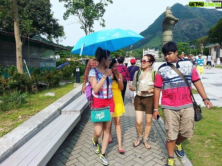 Munmun Dutta Instagram - Memories from our shoot in Disney Land , HongKong ππ° in 2014 . #munmundutta #hongkong #shootdiaries #tmkoc #traveldiaries #disneyland #throwback #travelmemories #tarakmehtakaooltachashma Disneyland, Hongkong
