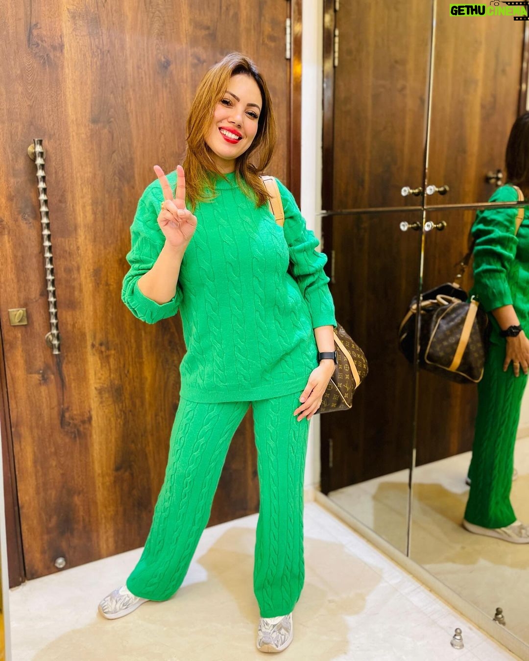Munmun Dutta Instagram - And off I go for a long trip ๐งณ Ready for an almost 24 hour flight โ๏ธ ๐ฎโ๐จ . and saying bye to my babies ๐ฑ ๐โค๏ธ๐ค Destination reveal soon ๐ . #munmundutta #travel #traveldiaries