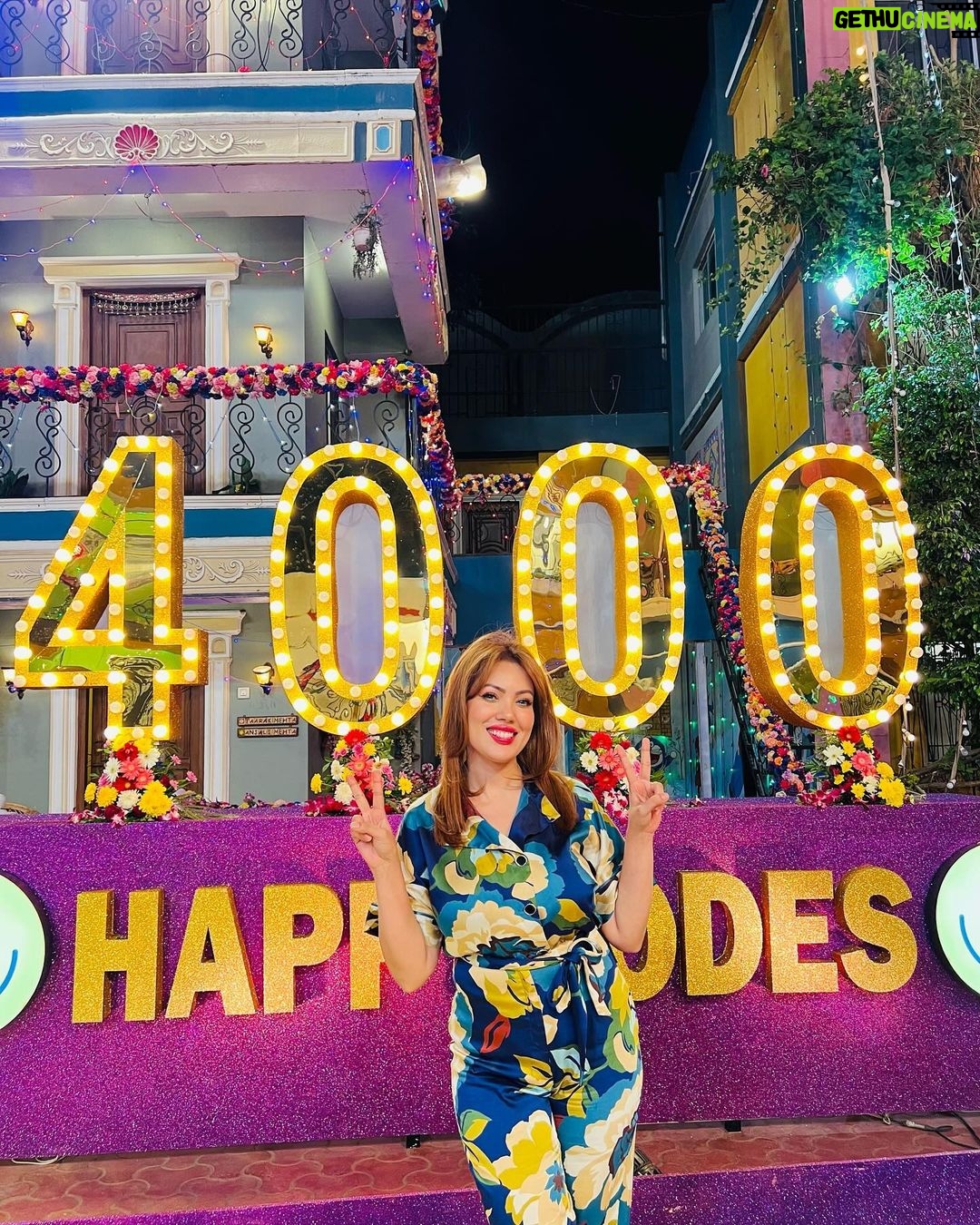 Munmun Dutta Instagram - 4000 Episodes 🙏🏻🥹 ❤️ Couldn’t have been more grateful for everything today. Small town girl with big dreams.. 16 years later, after immense hard work, hardships and perseverance, here I Am Today . Standing tall with dignity! Whatever little I have achieved today is my own and no one can take that away from me. 💪🏻 Grateful to God, this universe, to everyone 🙏🏻❤️🥹 . #munmundutta #tmkoc #tarakmehtakaooltachashma #4000episodes #4000happysodes #gratitude #tmkoc4000