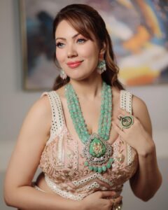 Munmun Dutta Instagram - 🫶🏻 📸 @_megapixelphotography Outfit @pooja_scloset Jewellery @thejewelstudiio Managed by @afreenriaz #munmundutta