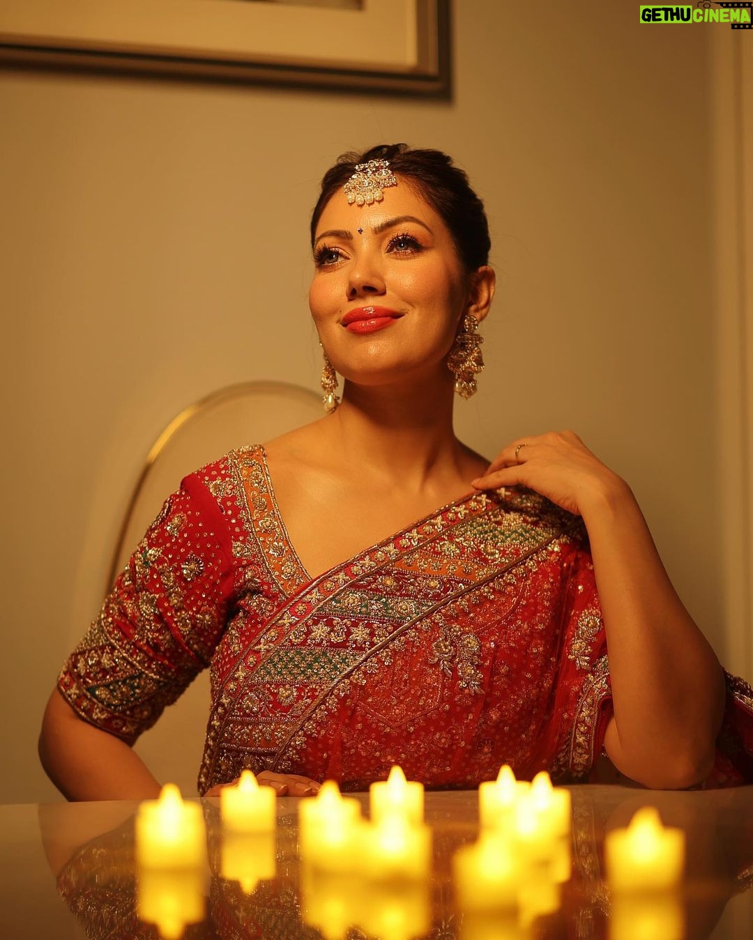Munmun Dutta Instagram - Wish you all a very Shubho Kali Puja and a very Happy Diwali 🪔 📸- @_megapixelphotography Outfit- @fashionwithforum Jewellery- @thejewelstudiio Managed by- @afreenriazs #munmundutta #happydiwali #kalipuja