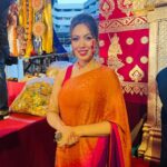 Munmun Dutta Instagram - বিজয়া দশমীর এই আনন্দের মুহূর্তে, আমার আন্তরিক শুভেচ্ছা রইলো… কামনা করি দুর্গা মা যেন তোমার জীবনে তাঁর আশীর্বাদ সবসময় বজায় রাখেন। শুভ বিজয়া দশমী ❤️🙏🏻 Happy Dusshera everyone 🙏🏻 #munmundutta #bijoyadashami #shubhobijoya #durgapuja #dusshera #happydussehra North Bombay Durga Puja