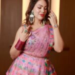 Munmun Dutta Instagram - Indore .. Yesterday ✨ Durga Pujor preeti o shuvechha 🙏🏻❤️ Shubho Mohashashti 🙏🏻 . Outfit @asopalav Accessories @rubans.in Styled by @stylingbyvictor @sohail__mughal___ . #munmundutta #eventready #durgapujo #durgapuja #navratri #navratrispecial #aboutlastnight Indore, India