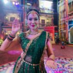Munmun Dutta Instagram – We were anxious about everything but had fun shooting  this.  The last few days have been extremely tiring at work but feels good to have a nice end result. 
It was also cool to have a new dance partner @sunayanaf and I love the fact that we synced so well. 
Hope everyone enjoyed it too ✌🏻 💕 

.
.
#munmundutta #tmkoc #performance #nightshoots #picturesoftheday #ganeshchaturthi