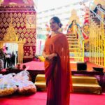 Munmun Dutta Instagram - বিজয়া দশমীর এই আনন্দের মুহূর্তে, আমার আন্তরিক শুভেচ্ছা রইলো… কামনা করি দুর্গা মা যেন তোমার জীবনে তাঁর আশীর্বাদ সবসময় বজায় রাখেন। শুভ বিজয়া দশমী ❤️🙏🏻 Happy Dusshera everyone 🙏🏻 #munmundutta #bijoyadashami #shubhobijoya #durgapuja #dusshera #happydussehra North Bombay Durga Puja