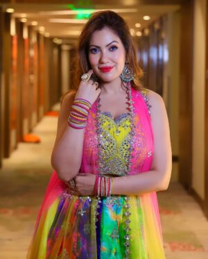 Munmun Dutta Instagram - Ahmedabad yesterday ✨ 

Outfit @asopalav 
Accessories @rubans.in 
Styled by @stylingbyvictor @sohail__mughal___ 
Managed by @afreenriaz 

.
#munmundutta #navratri #navratrispecial #eventready #festivefashion