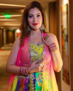 Munmun Dutta Instagram - Ahmedabad yesterday ✨ Outfit @asopalav Accessories @rubans.in Styled by @stylingbyvictor @sohail__mughal___ Managed by @afreenriaz . #munmundutta #navratri #navratrispecial #eventready #festivefashion Ahmedabad, India