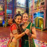 Munmun Dutta Instagram – We were anxious about everything but had fun shooting  this.  The last few days have been extremely tiring at work but feels good to have a nice end result. 
It was also cool to have a new dance partner @sunayanaf and I love the fact that we synced so well. 
Hope everyone enjoyed it too ✌🏻 💕 

.
.
#munmundutta #tmkoc #performance #nightshoots #picturesoftheday #ganeshchaturthi