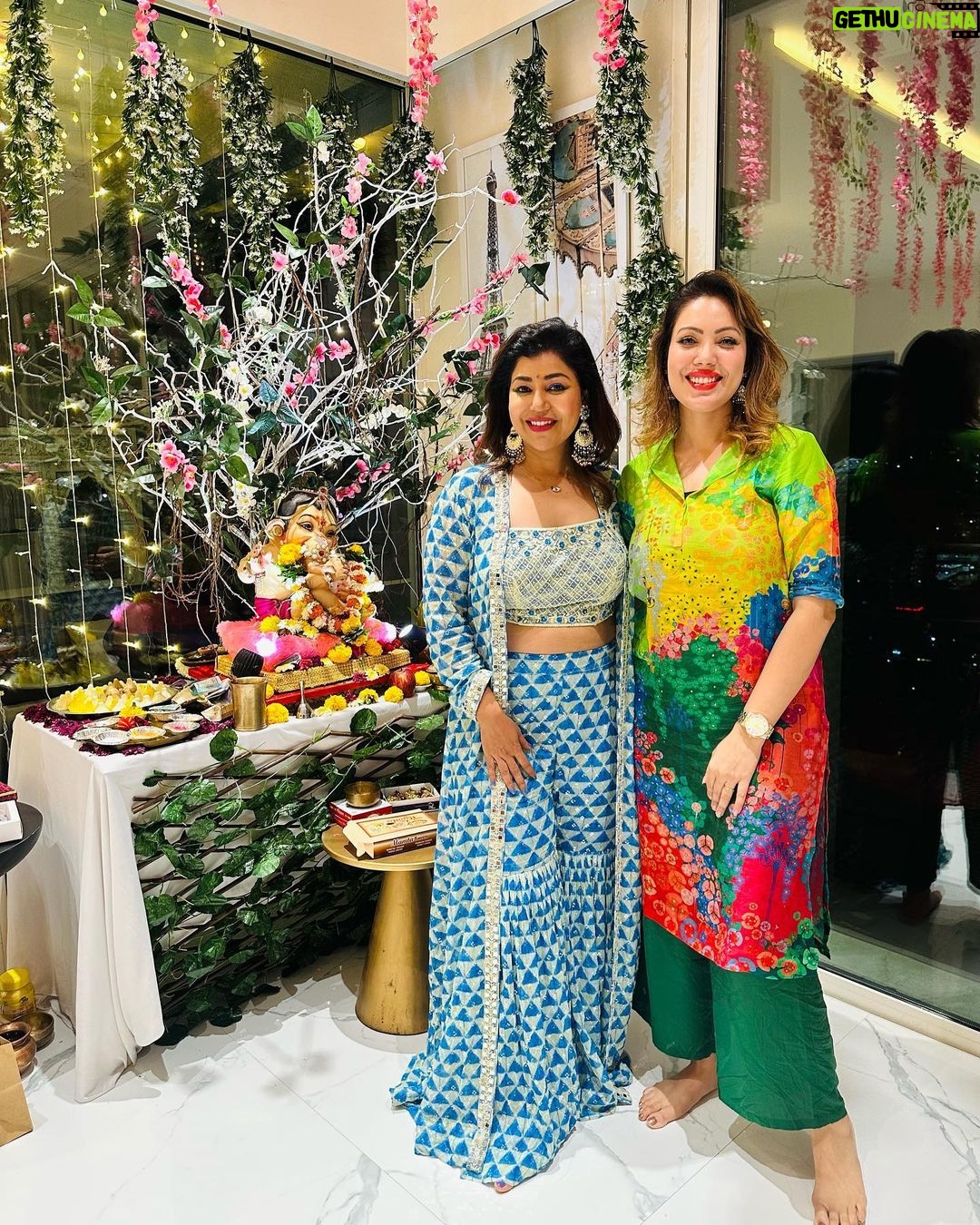 Munmun Dutta Instagram - Yesterday.. 🙏🏻❤️ . . . #mypeople #munmundutta #ganeshchaturthi #ganpatibappamorya #aboutlastnight Mumbai, Maharashtra