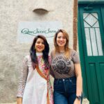 Munmun Dutta Instagram - Lunch with mommy dearest at my very dearest friend @simplekaul ‘s new venture Que Sera Sera ❤️ @queseraseramumbai . Simple is one of the most wonderful, happy and a smart entrepreneur that I know of and I am super proud of her achievements in this competitive industry. Congratulations again on yet another banger venture ❤️ Soar high my friend ⭐️ . #munmundutta #girlsupportinggirls #womentribe #motherdaughtertime Mumbai, Maharashtra