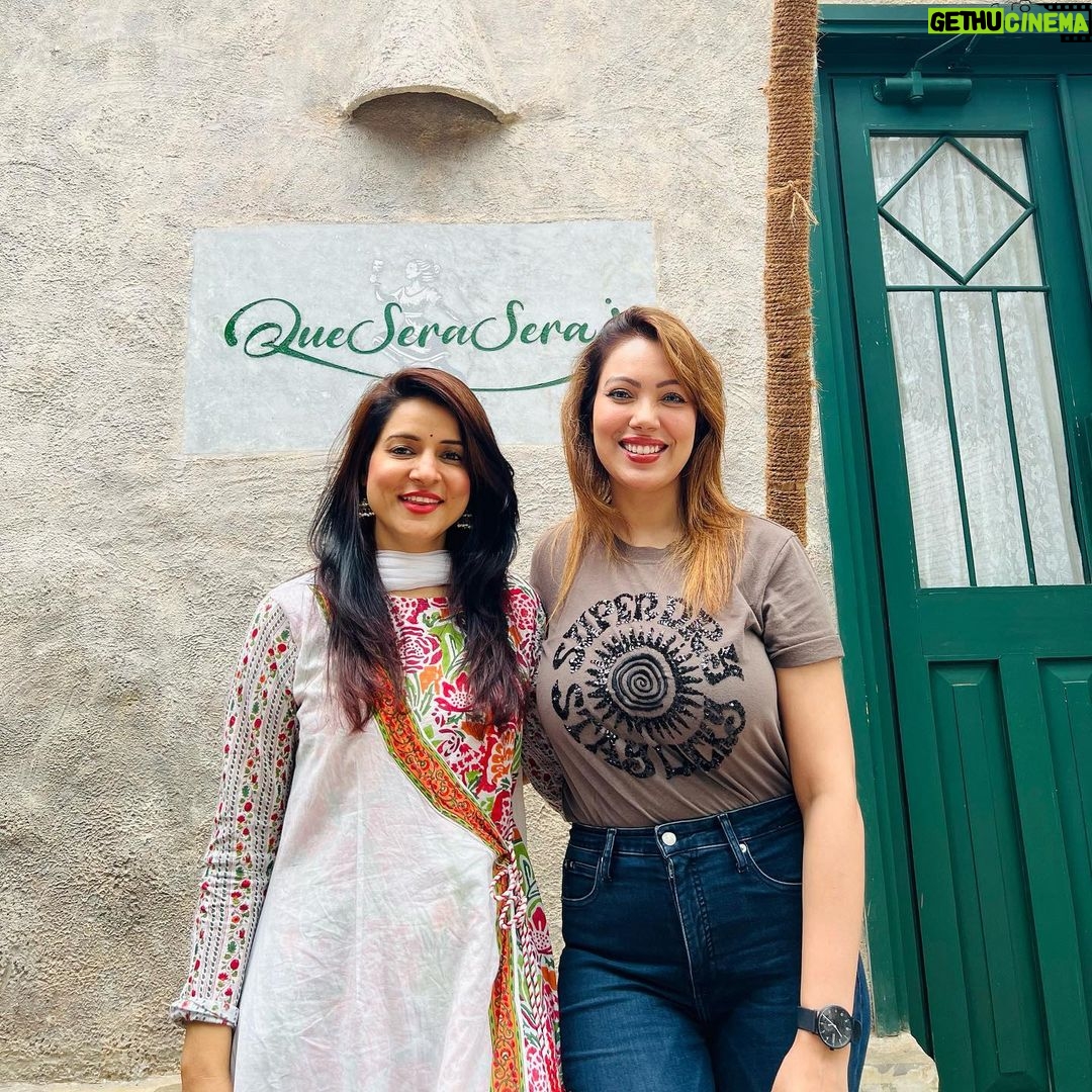 Munmun Dutta Instagram - Lunch with mommy dearest at my very dearest friend @simplekaul ‘s new venture Que Sera Sera ❤️ @queseraseramumbai . Simple is one of the most wonderful, happy and a smart entrepreneur that I know of and I am super proud of her achievements in this competitive industry. Congratulations again on yet another banger venture ❤️ Soar high my friend ⭐️ . #munmundutta #girlsupportinggirls #womentribe #motherdaughtertime Mumbai, Maharashtra