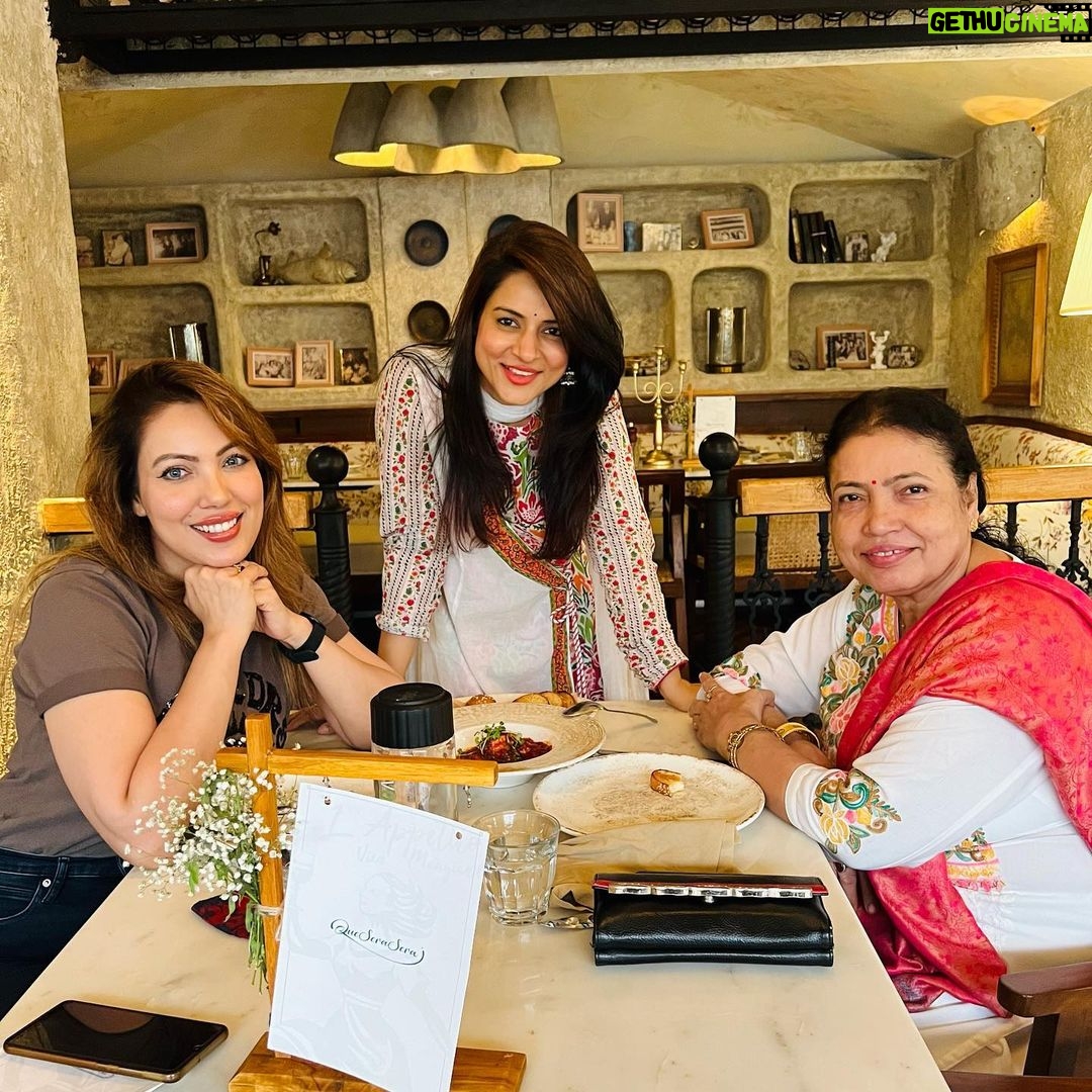 Munmun Dutta Instagram - Lunch with mommy dearest at my very dearest friend @simplekaul ‘s new venture Que Sera Sera ❤️ @queseraseramumbai . Simple is one of the most wonderful, happy and a smart entrepreneur that I know of and I am super proud of her achievements in this competitive industry. Congratulations again on yet another banger venture ❤️ Soar high my friend ⭐️ . #munmundutta #girlsupportinggirls #womentribe #motherdaughtertime Mumbai, Maharashtra