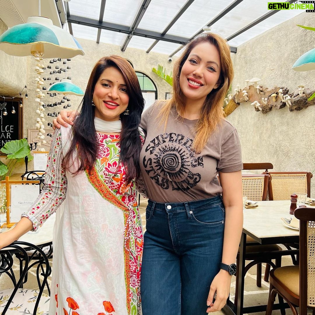 Munmun Dutta Instagram - Lunch with mommy dearest at my very dearest friend @simplekaul ‘s new venture Que Sera Sera ❤️ @queseraseramumbai . Simple is one of the most wonderful, happy and a smart entrepreneur that I know of and I am super proud of her achievements in this competitive industry. Congratulations again on yet another banger venture ❤️ Soar high my friend ⭐️ . #munmundutta #girlsupportinggirls #womentribe #motherdaughtertime Mumbai, Maharashtra