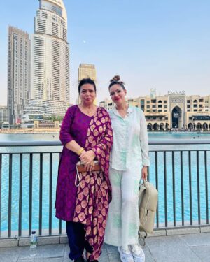 Munmun Dutta Instagram - I guess this needs no introduction 
BURJ KHALIFA it is .. 😍 .. 

.Mom is ecstatic and that makes me happy 🥰
And this is already a throwback 😔
.
.
.
#munmundutta #dubai #burjkhalifa #burjkhalifadubai #uae #dubai🇦🇪 #dubaimall #travel #travelphotography #motherdaughtertrip