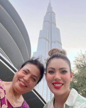 Munmun Dutta Instagram - I guess this needs no introduction 
BURJ KHALIFA it is .. 😍 .. 

.Mom is ecstatic and that makes me happy 🥰
And this is already a throwback 😔
.
.
.
#munmundutta #dubai #burjkhalifa #burjkhalifadubai #uae #dubai🇦🇪 #dubaimall #travel #travelphotography #motherdaughtertrip
