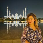 Munmun Dutta Instagram - Another great spot to take some awesome pictures ! This beautiful reflection on water looks absolutely unreal. Perfect end to our trip to Abu Dhabi. . . . #munmundutta #motherdaughtertime #uae #abudhabi #sheikhzayedmosque #travel #travelmemories Abu Dhabi, United Arab Emirates