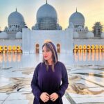 Munmun Dutta Instagram - Sheikh Zayed Grand Mosque, Abu Dhabi .. . Huge thanks to my wonderful guide Mr Mohammed Elghandour for literally dragging me from one corner to another because he knew I wanted some good pictures and he knew those EXACT spots. And these pictures came out GREAT. . . P.S- before anyone asks or assumes anything silly,.. I AM A PROUD HINDU 🙏🏻 And if I am visiting another country and culture, I would respect that. In the same way I would expect anyone else from another religion respect my religion and beliefs. . . #munmundutta #abudhabi #travel #travelphotography #uae🇦🇪 #picturesoftheday #postoftheday Abu Dhabi, United Arab Emirates