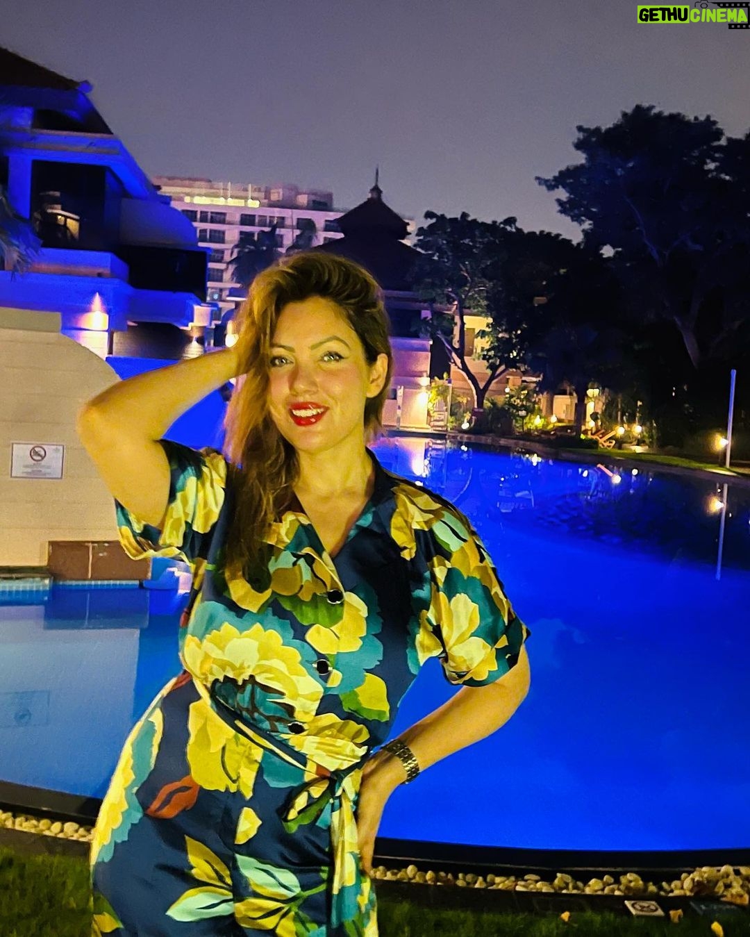 Munmun Dutta Instagram - A genuine appreciation post .. Thank you team @anantaradubai for giving me and my mother one of the best experiences in Dubai. Your entire staff made us feel at home in a foreign country especially Ainura, Sandy, Lolly , Abdou , Hossein , Sultan ji and everyone else . It couldn’t have been better than this for my mother’s first international trip.❤️ I would love to come back and stay again. You were my home away from home. All my love to you. ❤️ . . #munmundutta #appreciationpost #dubai #motherdaughtertime #uae #travel #travelmemories Dubai, United Arab Emirates
