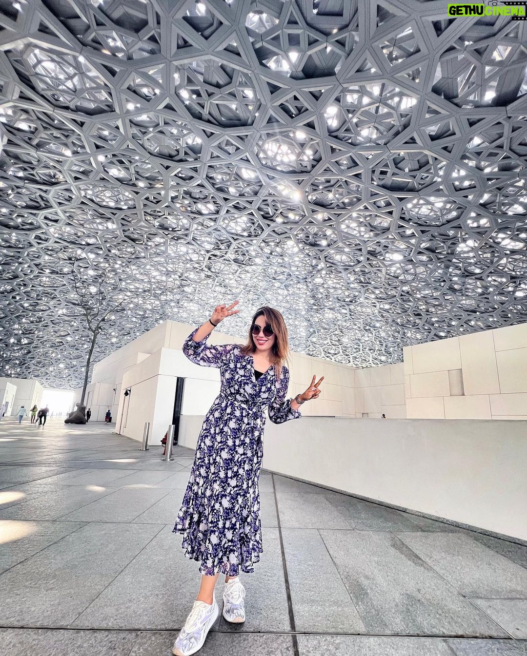 Munmun Dutta Instagram - Been to the one in Paris 🇫🇷 (my favourite 😻) Now been to the one in Abu Dhabi 🇦🇪 .. LOUVRE Museum . . . #munmundutta #travelphotography #louvremuseum #louvre #louvreabudhabi #uae🇦🇪 #architecture #travelinspiration #travel #wanderlust Louvre Abu Dhabi