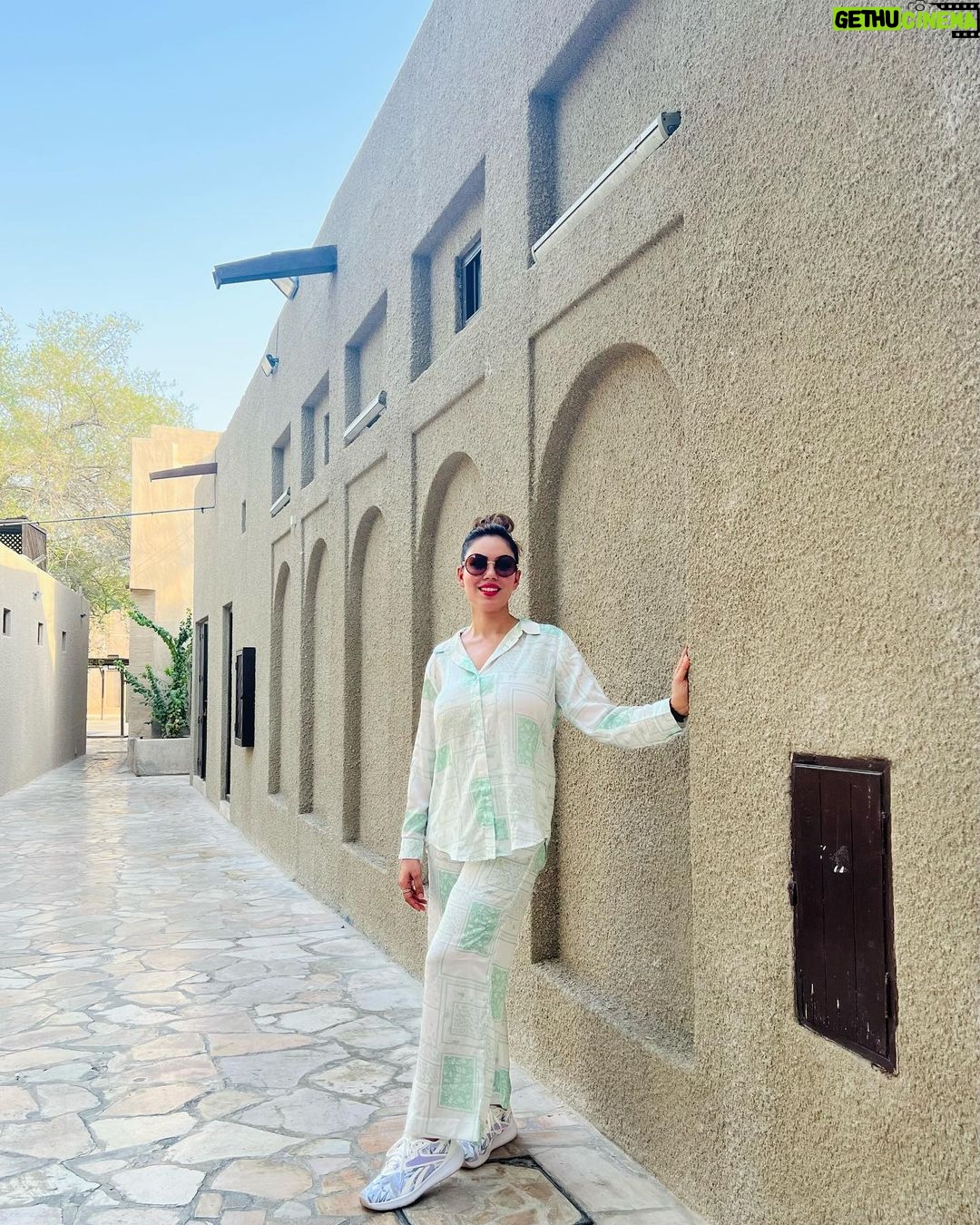 Munmun Dutta Instagram - Being a tourist in Dubai 🇦🇪 😍 … pt 3.. . . . #dubai #munmundutta #uae #uae🇦🇪 #travelgram #travelphotography #dubaidiaries #dubai🇦🇪 #travel #alfahidihistoricalneighbourhood #dubaicreek Al Fahidi Historical Neighbourhood