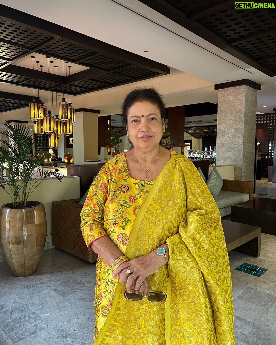 Munmun Dutta Instagram - Dreamy start to my trip to Dubai with my mommy darling ❤️ 🇦🇪 . @anantaradubai . . . #dubai🇦🇪 #munmundutta #motherdaughtertrip #uae #travel #dubaidiaries The Palm Jumeirah, Dubai, UAE