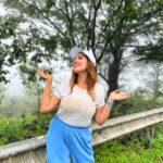Munmun Dutta Instagram – A work trip to Nashik ended up in a walk in the rain and nature 😍 
.
📷 @afreenriaz.  By Afffffiiiiiii 😘😘😘
.
#rainyday #munmundutta #travelandwork #walkinnature #travel #roadtrip #nashik #workandtravel #picturesoftheday