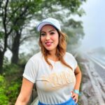Munmun Dutta Instagram – A work trip to Nashik ended up in a walk in the rain and nature 😍 
.
📷 @afreenriaz.  By Afffffiiiiiii 😘😘😘
.
#rainyday #munmundutta #travelandwork #walkinnature #travel #roadtrip #nashik #workandtravel #picturesoftheday
