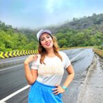 Munmun Dutta Instagram – A work trip to Nashik ended up in a walk in the rain and nature 😍 
.
📷 @afreenriaz.  By Afffffiiiiiii 😘😘😘
.
#rainyday #munmundutta #travelandwork #walkinnature #travel #roadtrip #nashik #workandtravel #picturesoftheday