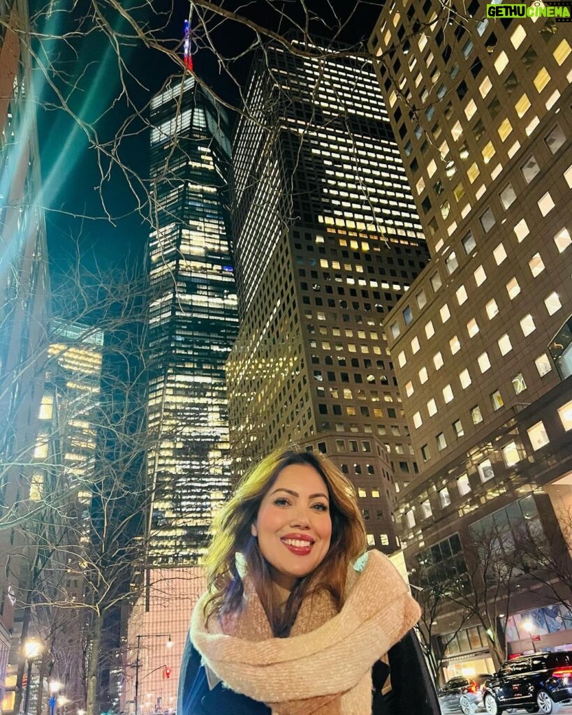 Munmun Dutta Instagram - Mandatory New York photo dump 😍 My big smile everywhere says it all .. How happy I was to be back in the cold snowy winter ❄️ , having hot chocolate or touching the snow on the ground or just the fact that I could wrap myself up in my winter clothes 🧥 back in one of my favourite cities in the world.. . #newyork #photodump #travelmoments #munmundutta #usa #solotrip #winterinnyc New York Public Library and Bryant Park