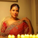 Munmun Dutta Instagram - Wish you all a very Shubho Kali Puja and a very Happy Diwali 🪔 📸- @_megapixelphotography Outfit- @fashionwithforum Jewellery- @thejewelstudiio Managed by- @afreenriazs #munmundutta #happydiwali #kalipuja