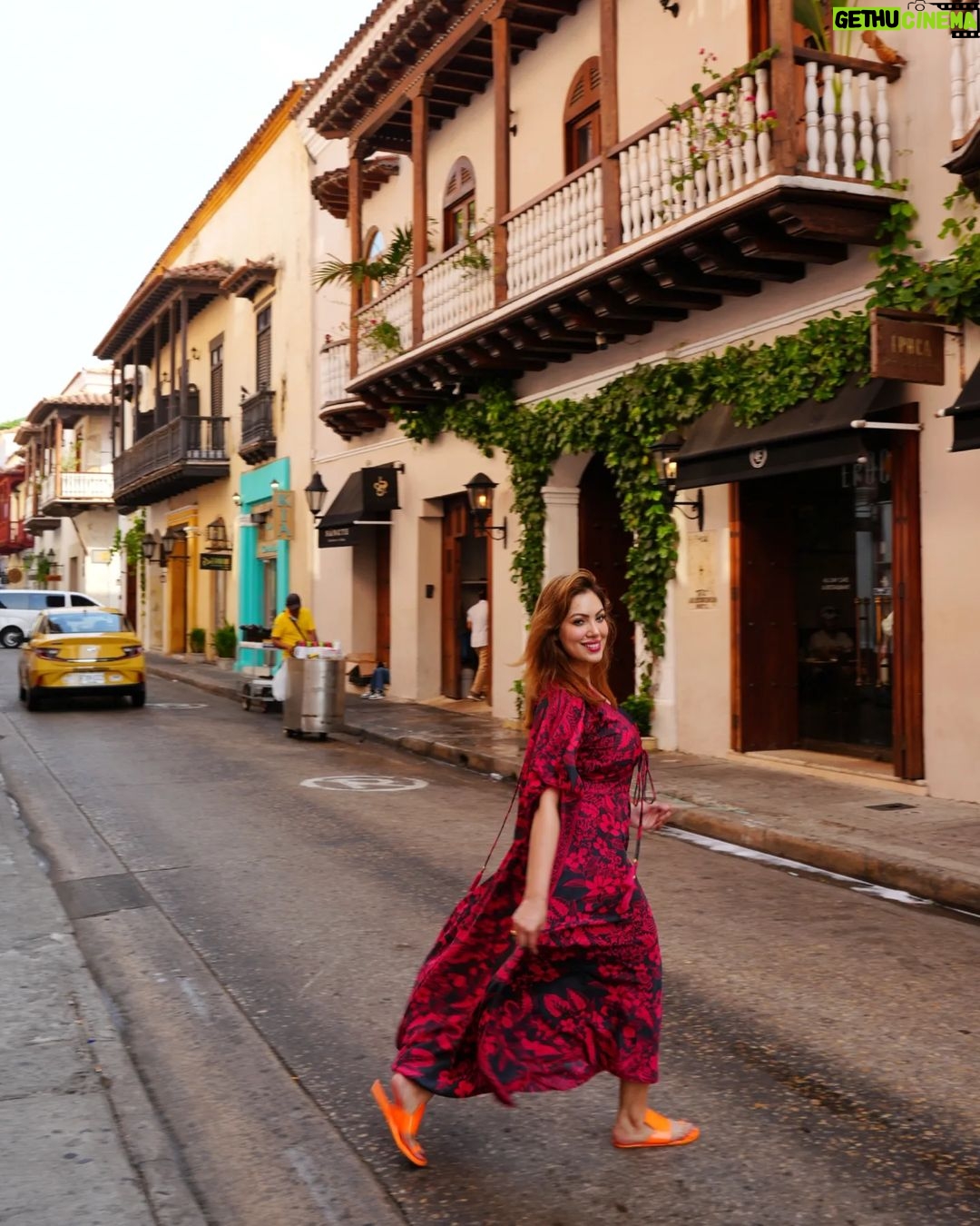 Munmun Dutta Instagram - Capturing the beauty of Cartagena through the lens of the sweetest @anabenedetti25 . This fabulous carribean destination , which is one of most frequented tourist destinations in Colombia, holds the secrets of history within its walled city, it's balconies and in the narrow stone walkways. And running around in those lanes with Ana was a real treat indeed π¨π΄π«Ά Dress @smisingbee #munmundutta #solotravel #sologirltravel #cartagena #cartagenadeindias #colombia #colombiatravel #southamerica #walledcity #carribean Cartagena De Indias, Colombia