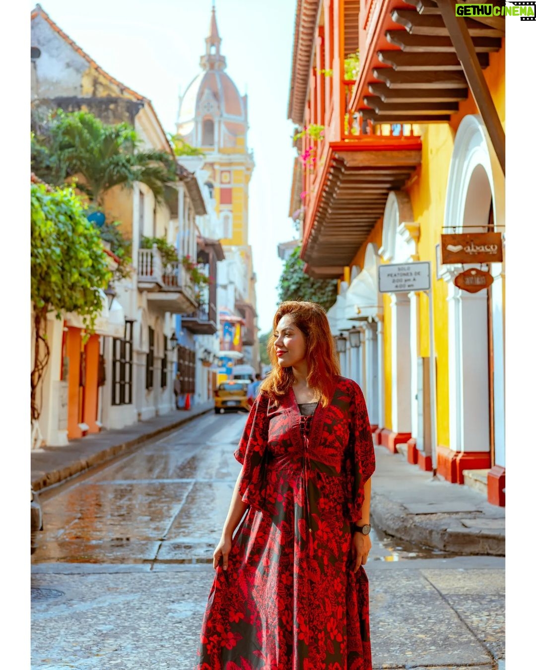 Munmun Dutta Instagram - Capturing the beauty of Cartagena through the lens of the sweetest @anabenedetti25 . This fabulous carribean destination , which is one of most frequented tourist destinations in Colombia, holds the secrets of history within its walled city, it's balconies and in the narrow stone walkways. And running around in those lanes with Ana was a real treat indeed π¨π΄π«Ά Dress @smisingbee #munmundutta #solotravel #sologirltravel #cartagena #cartagenadeindias #colombia #colombiatravel #southamerica #walledcity #carribean Cartagena De Indias, Colombia