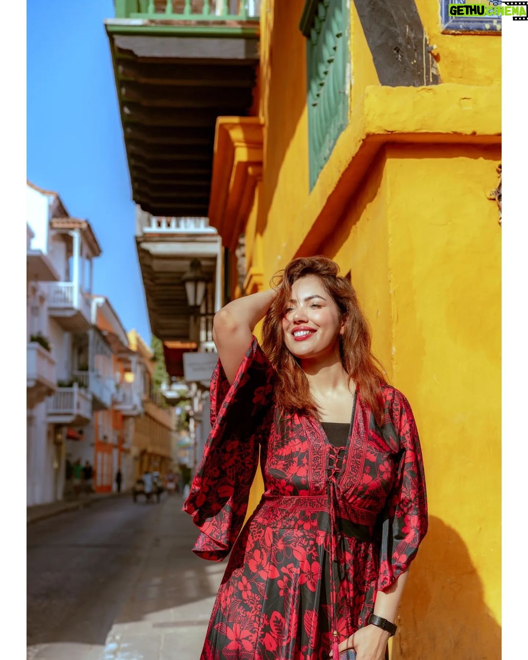 Munmun Dutta Instagram - Capturing the beauty of Cartagena through the lens of the sweetest @anabenedetti25 . This fabulous carribean destination , which is one of most frequented tourist destinations in Colombia, holds the secrets of history within its walled city, it's balconies and in the narrow stone walkways. And running around in those lanes with Ana was a real treat indeed π¨π΄π«Ά Dress @smisingbee #munmundutta #solotravel #sologirltravel #cartagena #cartagenadeindias #colombia #colombiatravel #southamerica #walledcity #carribean Cartagena De Indias, Colombia