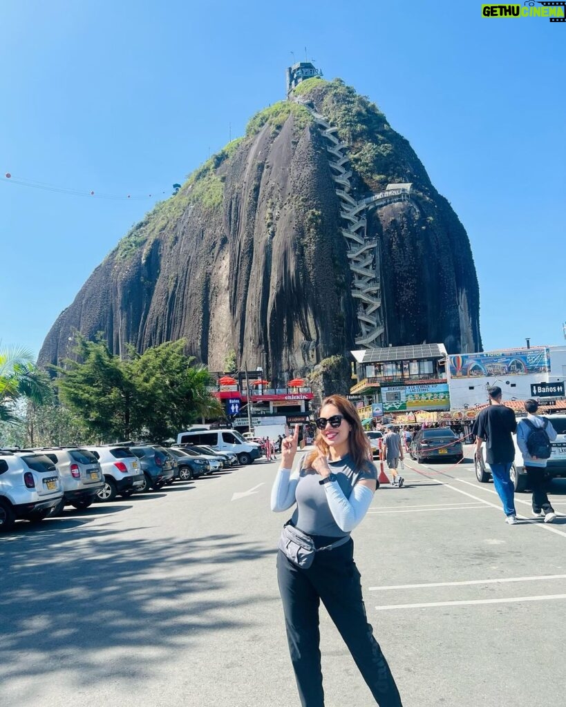 Munmun Dutta Instagram - Colourful Guatape and the El Peñol rock climbing 🧗 . . #munmundutta #guatapé #elpeñol #colombia #solotravel #mytraveldiary #traveldiary #colombia🇨🇴 #southamerica #sologirltravel Guatapé, Antioquia