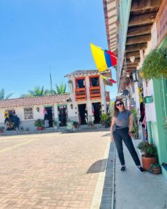 Munmun Dutta Instagram - Colourful Guatape and the El Peñol rock climbing 🧗 . . #munmundutta #guatapé #elpeñol #colombia #solotravel #mytraveldiary #traveldiary #colombia🇨🇴 #southamerica #sologirltravel Guatapé, Antioquia