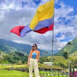Munmun Dutta Instagram – Cocora valley was a dream come true ! Home to the  wax palm trees, 🌴 the tallest in the world and also Colombia’s national tree .. 

Rode the Willys 🚗, Trekked around the valley for hours, went deeper into the jungle, came across streams and hanging bridges , GOT LOST , took a U turn after 2 hours and finally found the las palmas 🌴(the palms) , met peruvian people 🇵🇪 and shared my travel stories of their country,  sat on the steep trail catching my breath with my umbrella ☂️ and taking it all in… the beauty that sorrounded me all around thinking Who knows when will I be back here again ! So live in the moment, save it all in your mind and get back with some exciting stories… Because that’s what travel is all about.. your experiences , doesn’t matter if it’s good or bad, that makes up for all the incredible stories for future. 
 
Good morning my India 🇮🇳 
Buenas Noches mi Colombia 🇨🇴 where I go off to sleep now 😴 

#munmundutta #mytraveldiary #colombia #cocoravalley #salento #valledecocora #southamerica #solotravel #sologirltravel #travelstories #colombia🇨🇴 #discoversouthamerica #travelstories Valle de Cocora