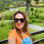 Munmun Dutta Instagram – Cocora valley was a dream come true ! Home to the  wax palm trees, 🌴 the tallest in the world and also Colombia’s national tree .. 

Rode the Willys 🚗, Trekked around the valley for hours, went deeper into the jungle, came across streams and hanging bridges , GOT LOST , took a U turn after 2 hours and finally found the las palmas 🌴(the palms) , met peruvian people 🇵🇪 and shared my travel stories of their country,  sat on the steep trail catching my breath with my umbrella ☂️ and taking it all in… the beauty that sorrounded me all around thinking Who knows when will I be back here again ! So live in the moment, save it all in your mind and get back with some exciting stories… Because that’s what travel is all about.. your experiences , doesn’t matter if it’s good or bad, that makes up for all the incredible stories for future. 
 
Good morning my India 🇮🇳 
Buenas Noches mi Colombia 🇨🇴 where I go off to sleep now 😴 

#munmundutta #mytraveldiary #colombia #cocoravalley #salento #valledecocora #southamerica #solotravel #sologirltravel #travelstories #colombia🇨🇴 #discoversouthamerica #travelstories Valle de Cocora
