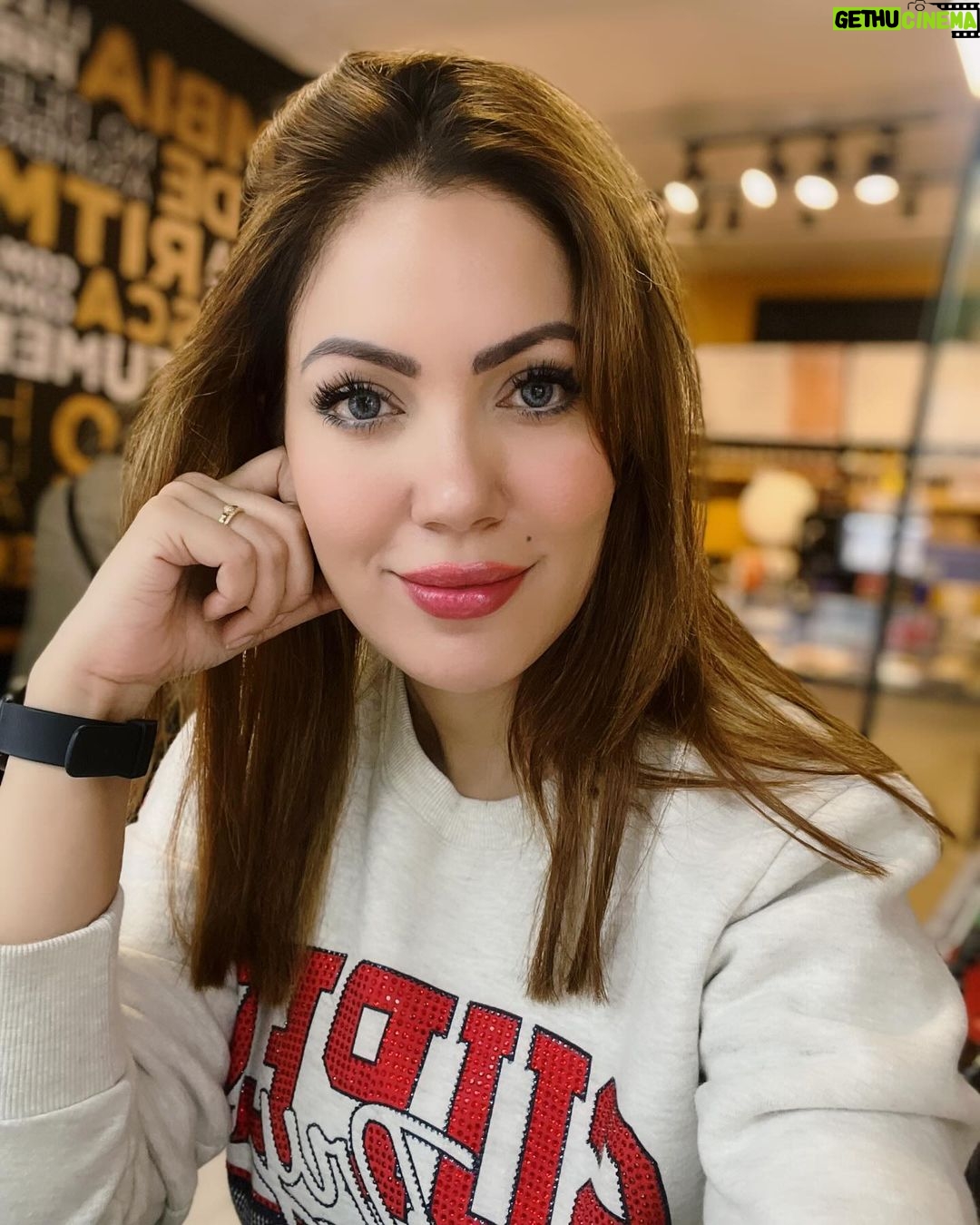 Munmun Dutta Instagram - Beautiful Colombia 🇨🇴 😍 .. And It has been all about the gastronomy as yet 😍 . #munmundutta #solotravel #colombia #colombia🇨🇴 #colombiatravel #southamerica #bogota #wanderlust #culture #traveldiary #foodtravel #foodandtravel #luxurytravel #luxtravel Bogotá, Colombia