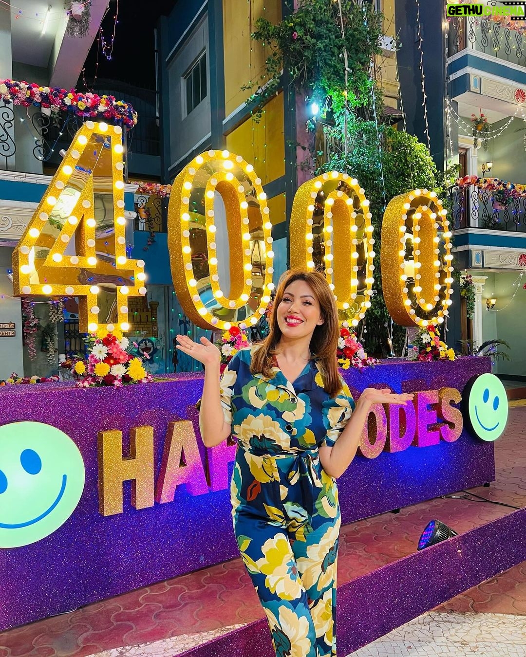 Munmun Dutta Instagram - 4000 Episodes 🙏🏻🥹 ❤️ Couldn’t have been more grateful for everything today. Small town girl with big dreams.. 16 years later, after immense hard work, hardships and perseverance, here I Am Today . Standing tall with dignity! Whatever little I have achieved today is my own and no one can take that away from me. 💪🏻 Grateful to God, this universe, to everyone 🙏🏻❤️🥹 . #munmundutta #tmkoc #tarakmehtakaooltachashma #4000episodes #4000happysodes #gratitude #tmkoc4000