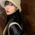 Murase Sae Instagram - #dailylook 新作の企画会議捗りました🤞🏻💭 1日1日早いいい💨 AWの企画もう始まってるのだけど いつもこの時期はワクワクします☺️♪お楽しみに。。 1月発売のサテンブルゾンとパンツのセットアップ❤︎ ヘビロテ中です^_^ バッグは2月入荷の新作❕ Bag▶︎2/16 @andgeebee_official