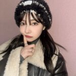 Murase Sae Instagram - #dailylook 1日お疲れ様でした🛀💭 撮影で東京に戻ってきたけど 今週はイベントでまた大阪に帰れる🫶🏻 大阪の方が寒いね、、🥶❄️ 22日はANDGEEBEE梅田EST店で会いましょう🧤❣️ 整理券配布もしておりますが 当日券も用意してるので、ぜひ遊びにきてね^_^ @andgeebee_official 新作のもさもさニット帽もEST店でゲットできます💜🦊 #ANDGEEBEE #梅田