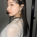 Murase Sae Instagram - #dailylook #渋谷凪咲卒業コンサート 本日、 #Queentet で2曲歌わせていただきました❕ 久々なはずなのに、集まるとみんな一瞬であの頃に戻れるのは、素敵で特別な関係なんだと改めて実感した🩷💙💛💜 なぎ！たくさん背負って、立ち向かって、乗り越えてきた凪咲の背中はすごく大きくて頼もしくて、カッコよかったよ😊✨ そして今日の笑顔、とびっきり可愛かった☺️🌻☀️ NMB48にいてくれてありがとう！本当に、お疲れ様💐 見届けてくれた皆様、ありがとうございました^_^ 大阪寒いので風邪ひかないように気をつけてくださいね🧣🧤