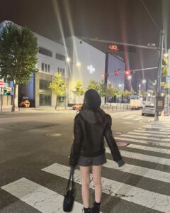 Murase Sae Instagram - #dailylook ニック32歳なのは、深い。深いぞ。 上海ディズニー楽しみだな！ Zootopiaの新エリア🦊❤️‍🔥 🌙🕺🪩🐾