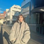 Murase Sae Instagram - #dailylook 人気のキルティングダウンに新色のグレーが仲間入り🩶 完売だったネイビーも追加生産いたしました👏!!! @andgeebee_official もうすっかりダウンが必須だね！ ゆうひ〜🌇✨