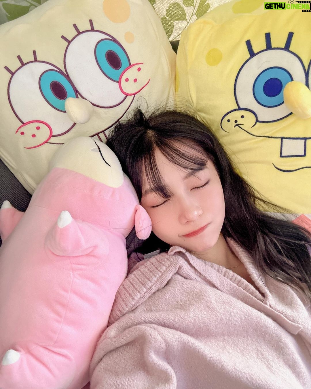 Murase Sae Instagram - #dailylook なんだろな、実家に帰るたびスポンジボブ増えてるんだよな🤔🧽笑