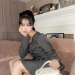 Murase Sae Instagram – #dailylook

ANDGEEBEE人気のジャケット風ワンピ
新作が登場します🫶🏻🤍

カラー展開はチャコールと、
今回は春に向けて久々ﾐﾝﾄ入れてみたよ🌿👒

公開から反響いただいてたバニティーポーチバッグも
今週から発売開始です^_^
ラベンダー初めて作ってみた！かわいい🪻🐇

👗▶︎2/16
👜▶︎2/16

#ANDGEEBEE
